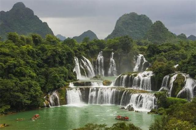五十步笑百步来形容人是什么意思？游戏画面